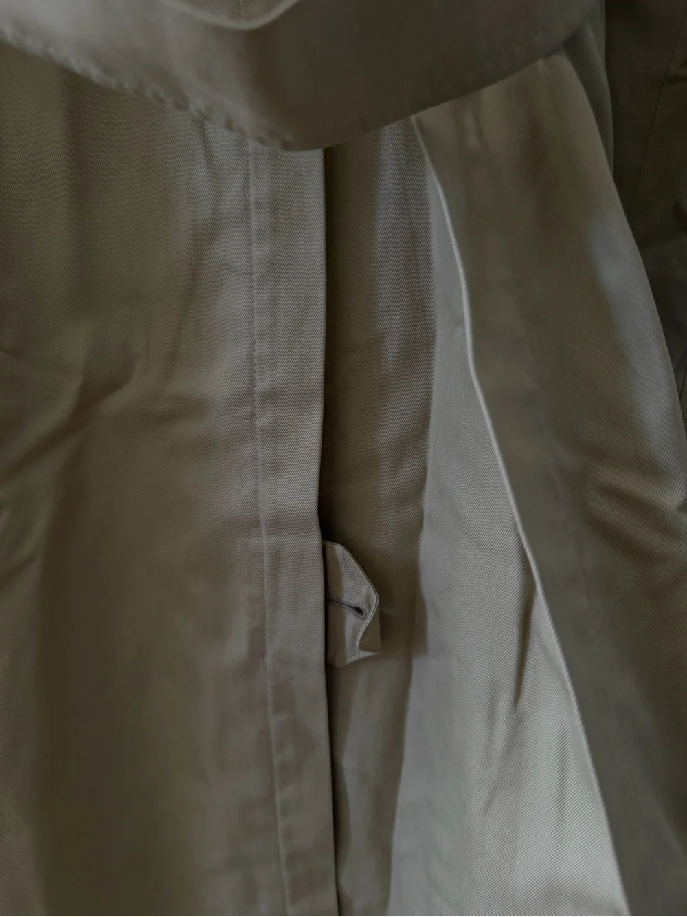 Burberry’s Beige Trench Coat - Picture 9 of 16
